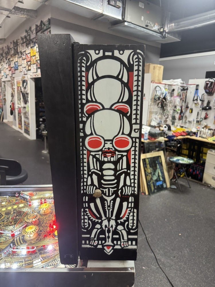 1980 BALLY SPACE INVADERS PINBALL MACHINE PROF TECHS PLAYS GREAT REFURBISHED