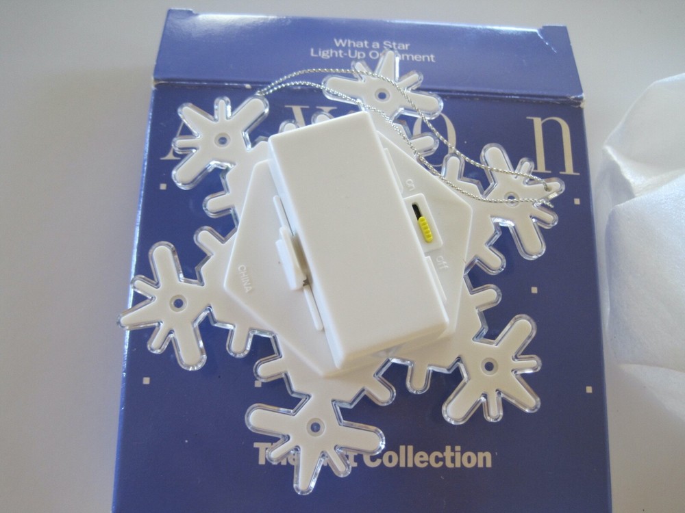 Avon What A Star Light Up Ornament Gift Collection