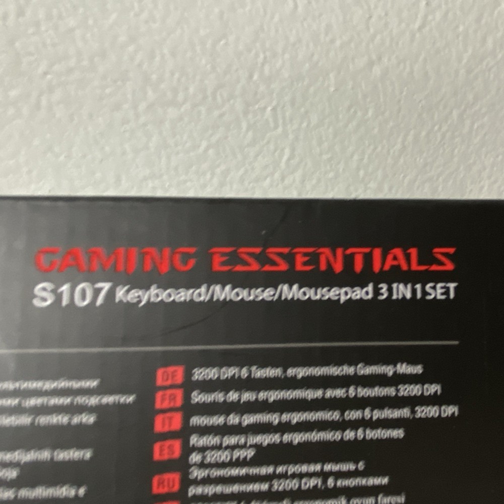 Redragon S107 Gaming Wired Illuminated Keyboard Mouse Mousepad Bundle QWERTY