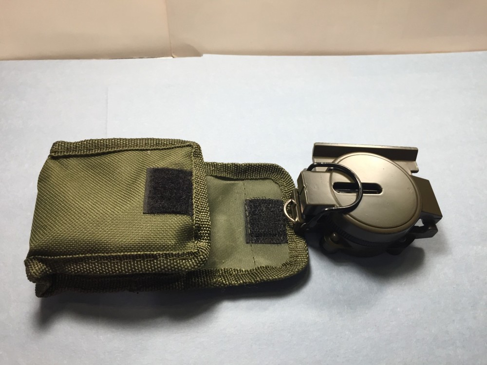 Military style plastic Compass with pouch (green)