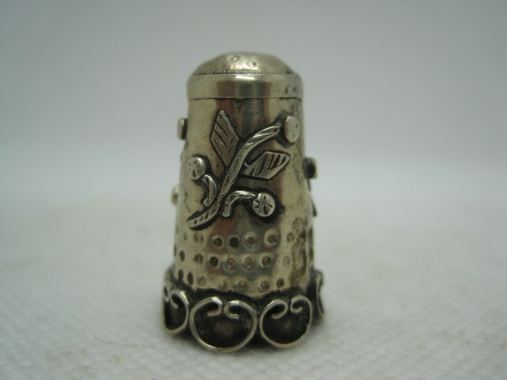 Vintage Silver Thimble with Applied Leaf and Berry Design
