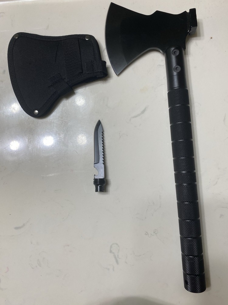 Multipurpose Axe Flint Fire Igniter, Combat Knife, Built In Compass, Whistle￼