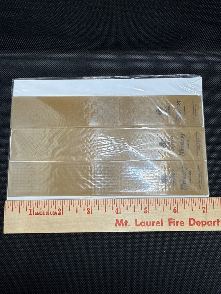 Anna Griffin Cuttlebug Path Set - River Rock Brick Floral path Embossing Folder