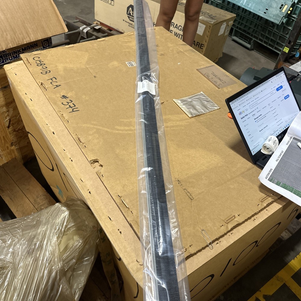 IVKT7.   Grainger Brush