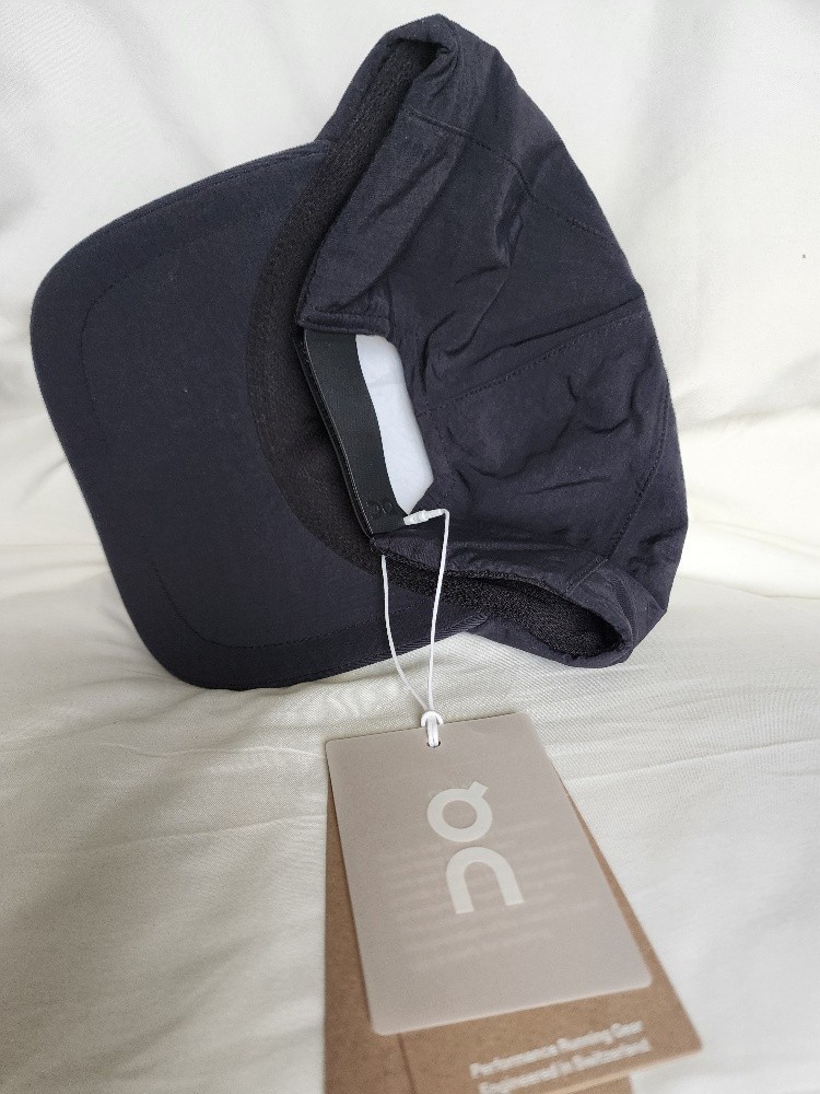 OnCloud ON Cap Black OS Performance Hat Adjustable Lightweight Unisex NWT