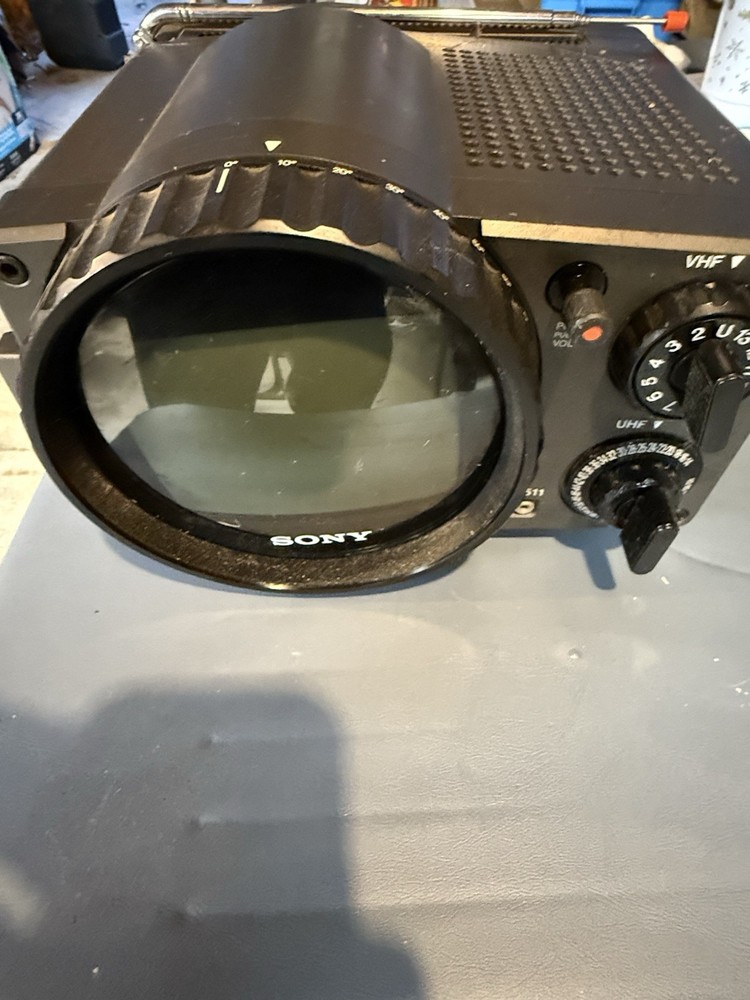 Sony TV-511 Portable Rotating Screen 5.5" Television. Untested