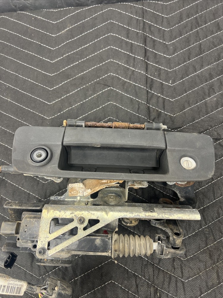 2013-2018 RAM 1500 2500 3500 TAILGATE HANDLE REAR BACKUP CAMERA LOCK ACTUATOR