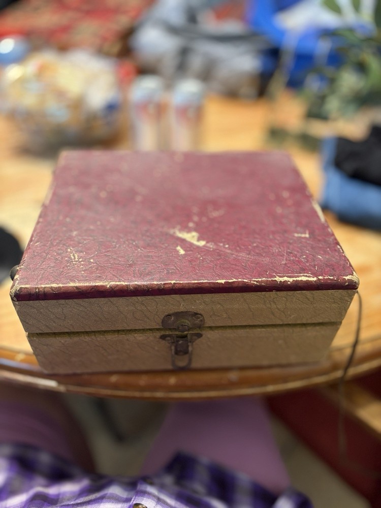 Authentic Vintage Record Player Concert Hall Powers On & 3 Speeds, Need Needle?