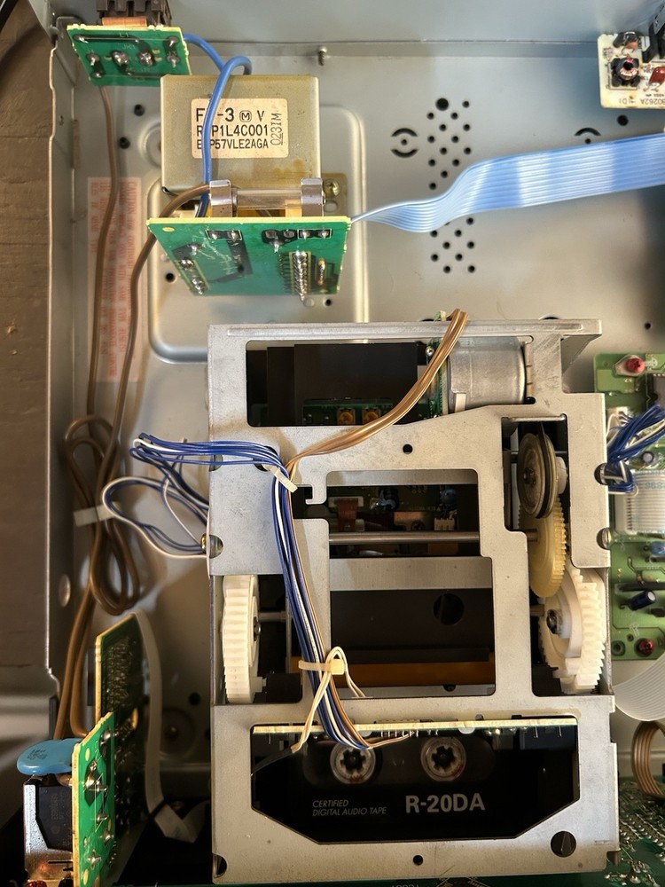 Technics SV-DA10 DAT Deck - For Parts Or Repair