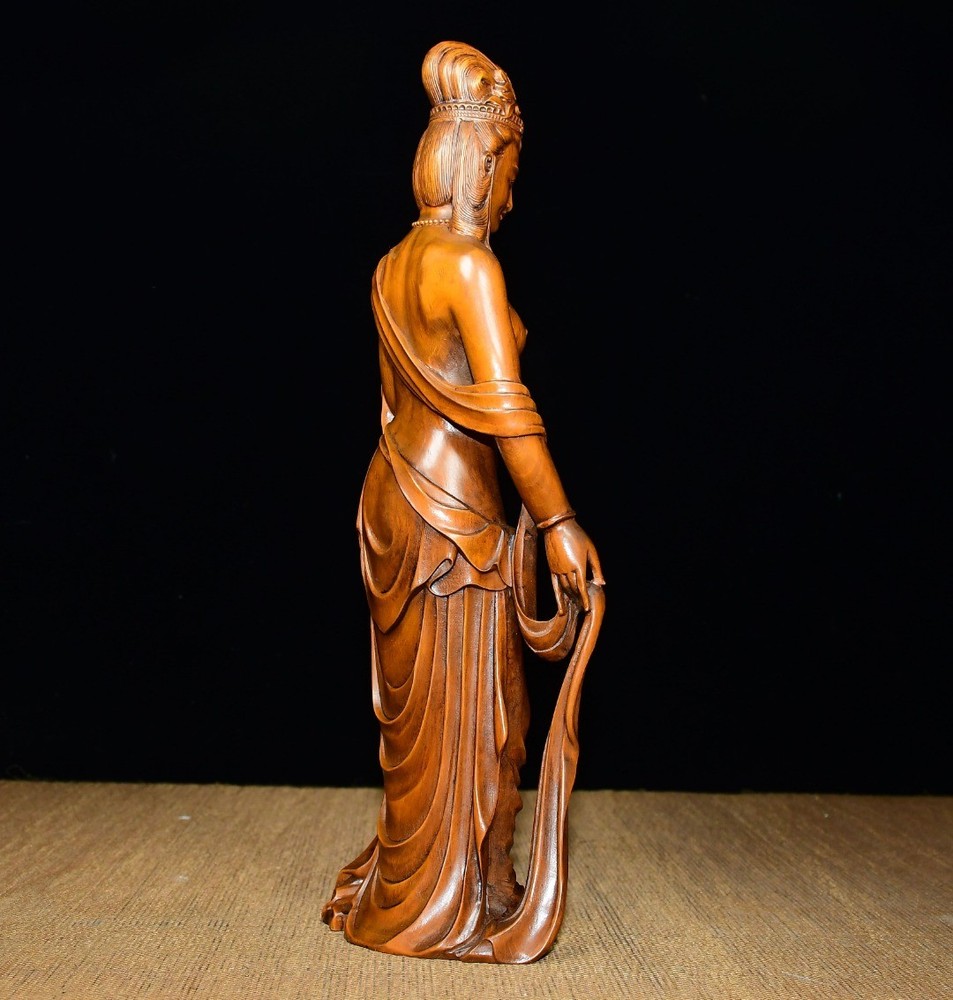 Treasured Small Leaf Boxwood Lucky Sky Ornament