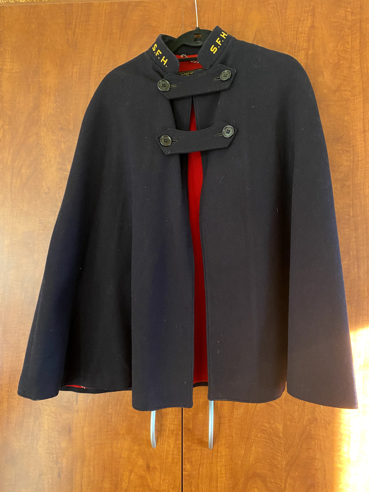 Genuine Bruck's Vintage nurses Cape, Medium