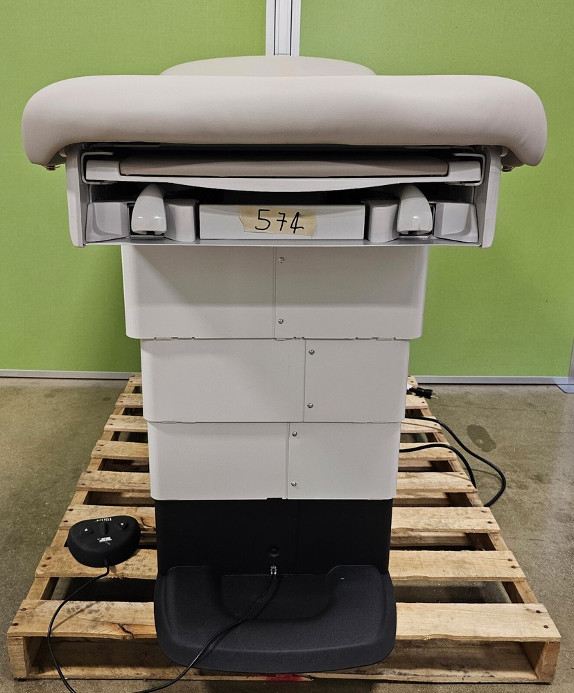 Midmark 224 Exam Table