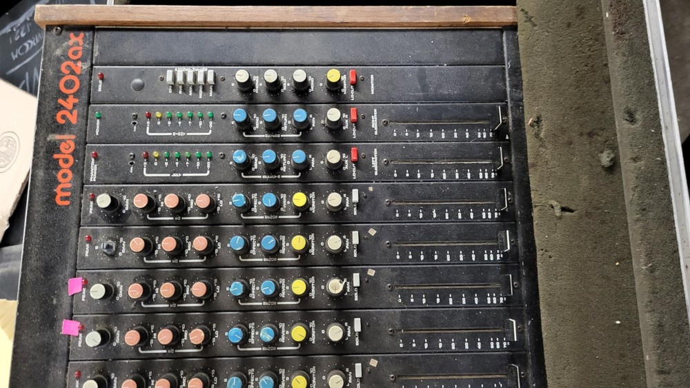 Tanget 2402ax Studio Console ships in road case Tested Mostly working OBO