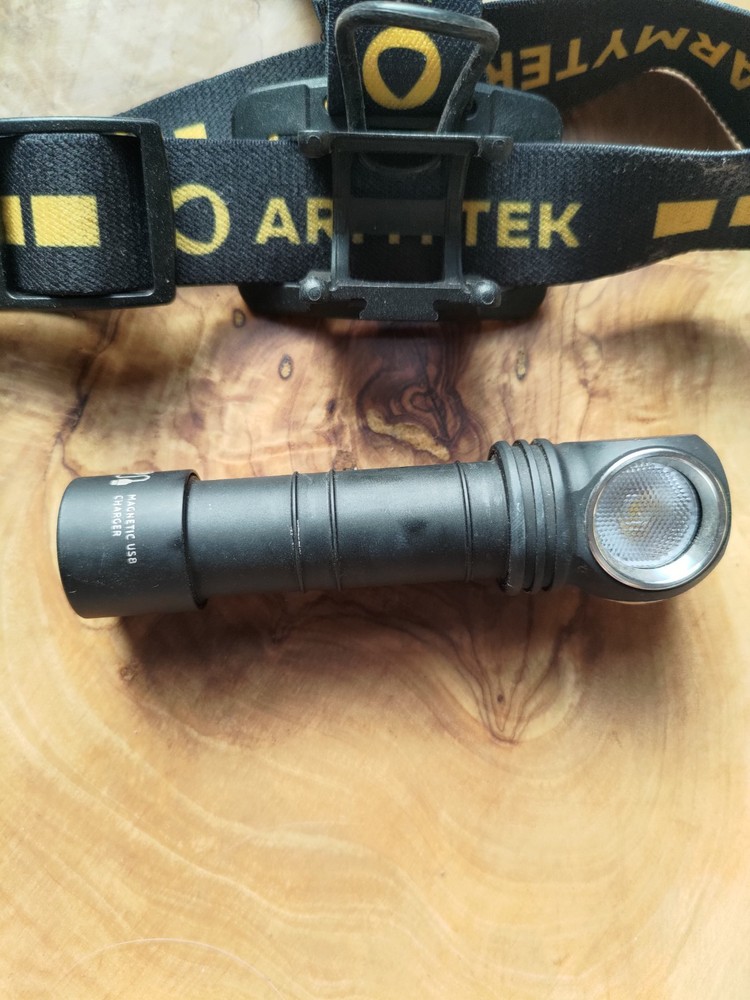 Armytek Wizard C2 White/Red Headlight 18650 Flashlight