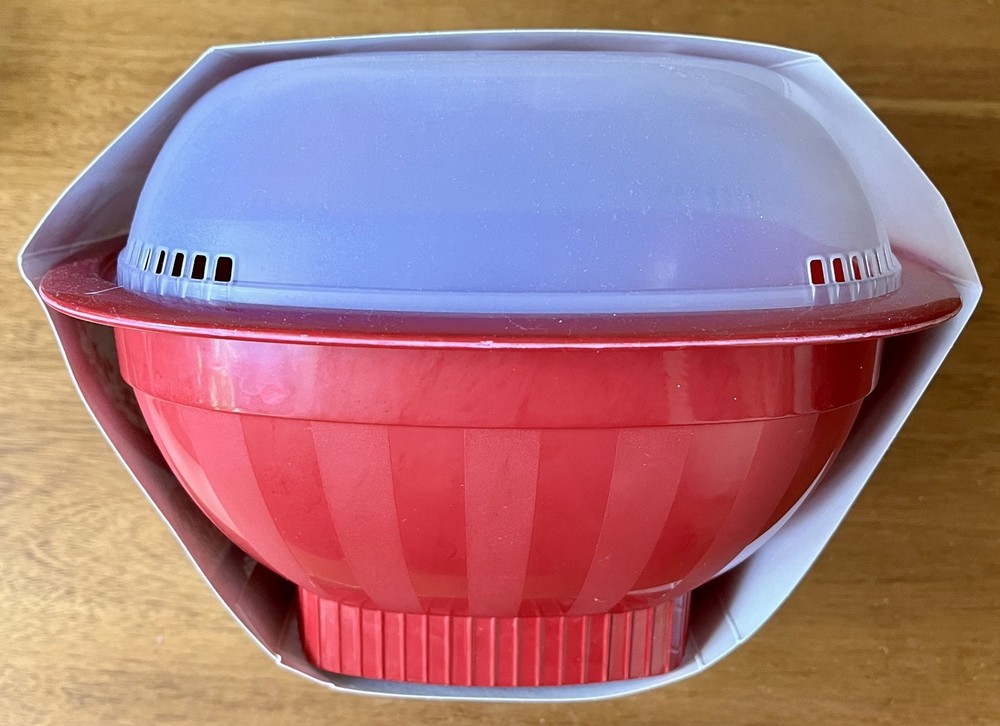 Nordic Ware Microwave Pro Pop Popcorn Maker (New)