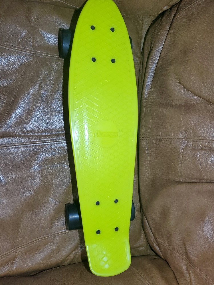 Chicago Skates Mint Skateboard 21 1/2"