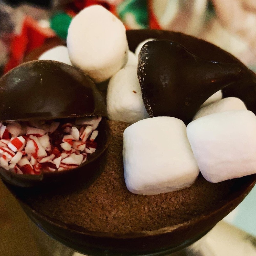Hot cocoa bomb mug gift set