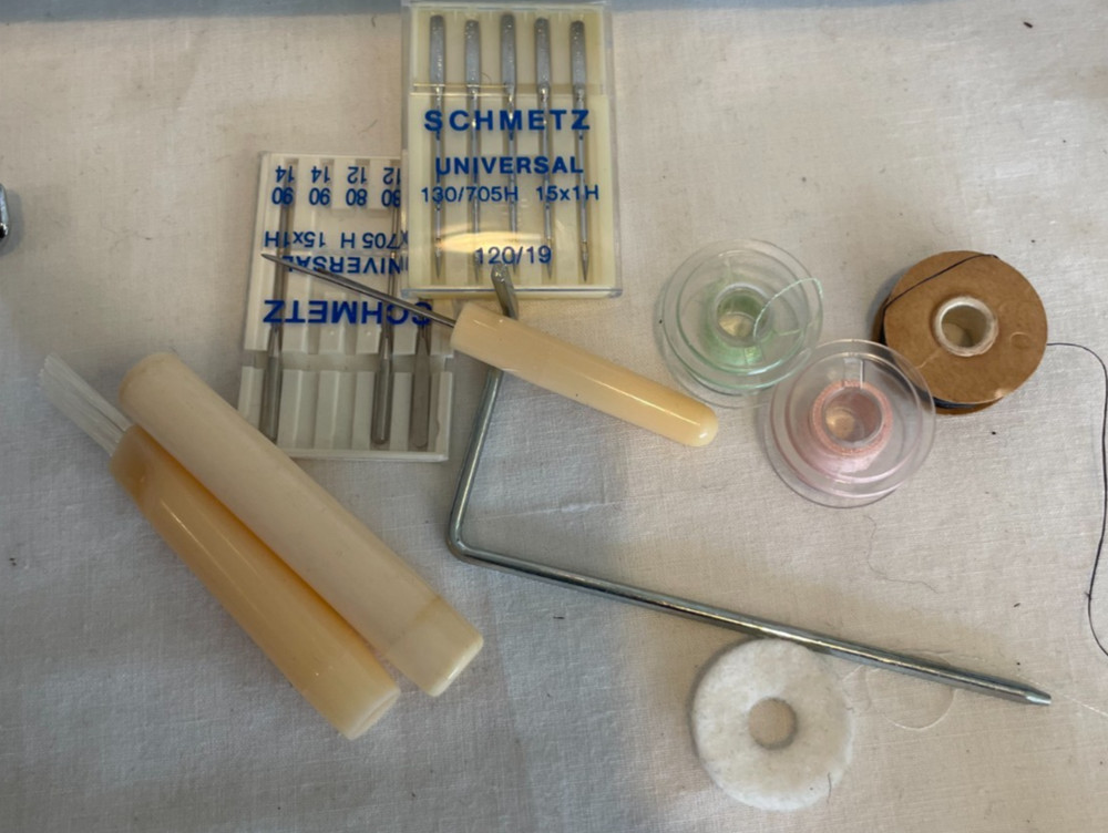 Pfaff Smart 200c Computerized Sewing Machine – 40 Stitches