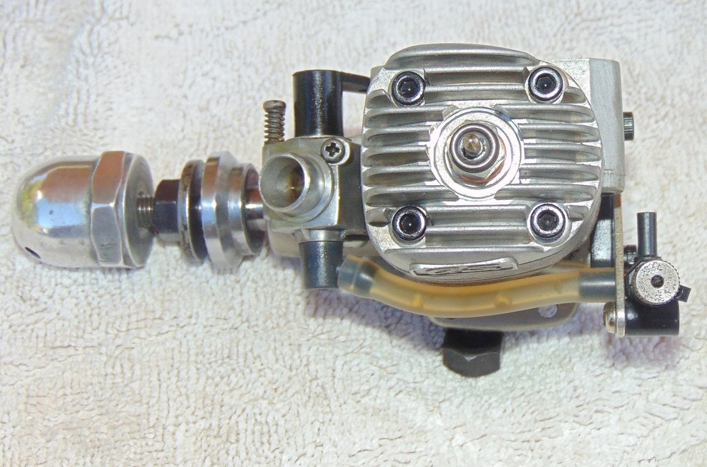 OS LA 40 RC Model Airplane Engine, Nice engine, cleaned with socket screws