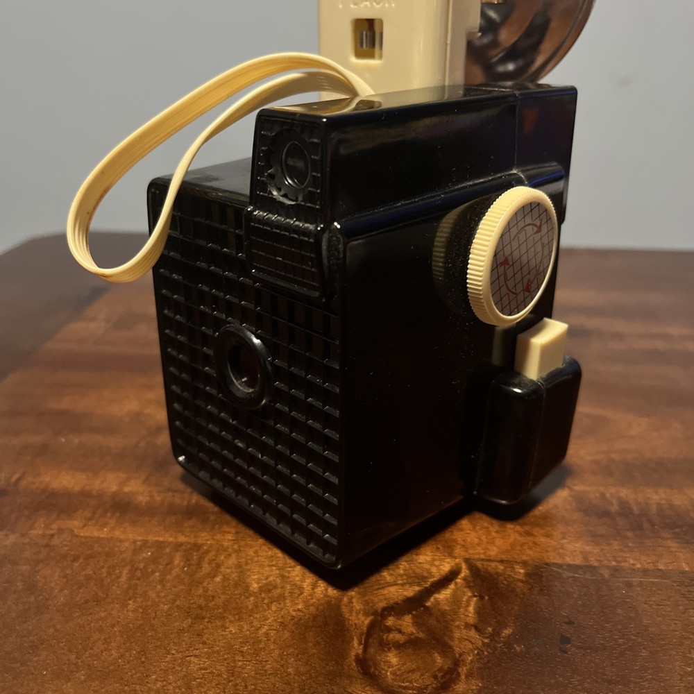Vintage Imperial Debonair Camera Model 810, With Flash Unit - Untested