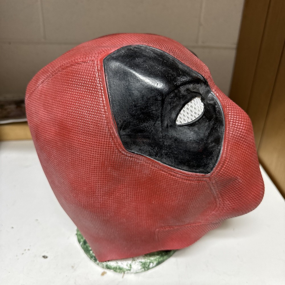 Adult Deadpool Halloween Mask Elastic Rubber Stretch One-Size Pullover Marvel