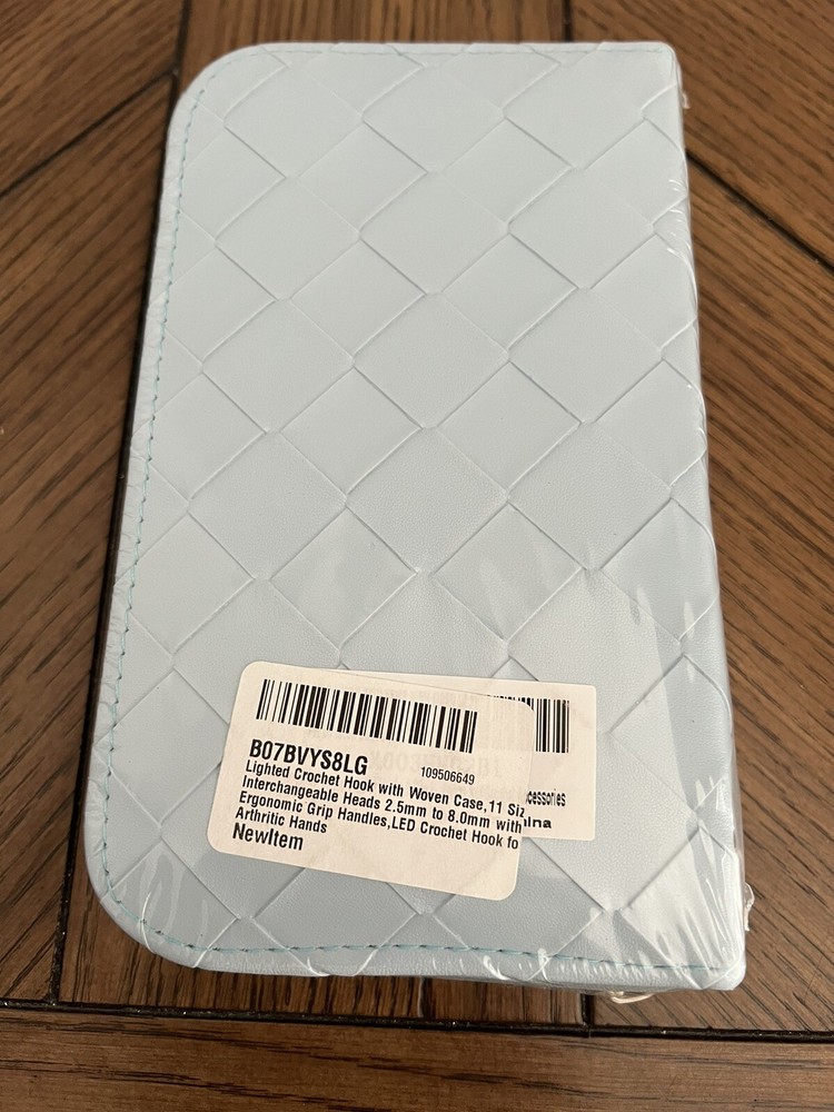 Kingly lighted crochet hook. 11 Size Interchangeable Heads. NEW