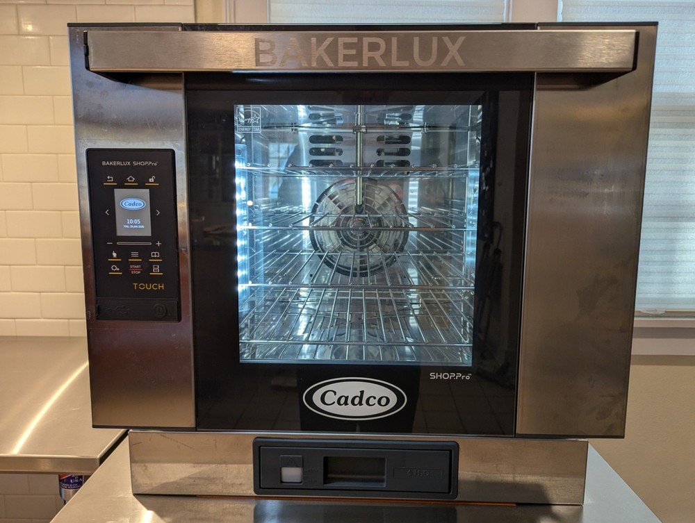 Cadco Bakerlux Countertop Convection Oven