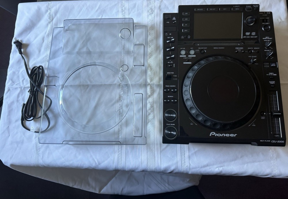 Pioneer CDJ-2000 Professional - Mint Condition
