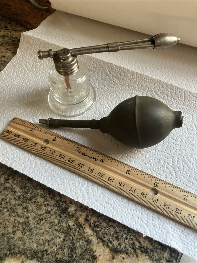 Vintage DeVilbiss Spray Glass Atomizer Powder Blower- Grey squeeze bulb