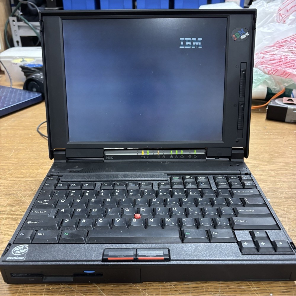 IBM Thinkpad 365X - Vintage Intel Pentium Notebook with Microsoft Windows