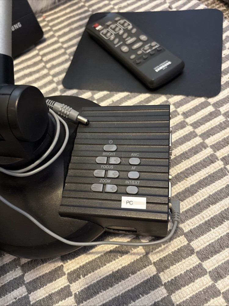 Samsung Video Presenter With Remote, Light Box, Switch Adapter