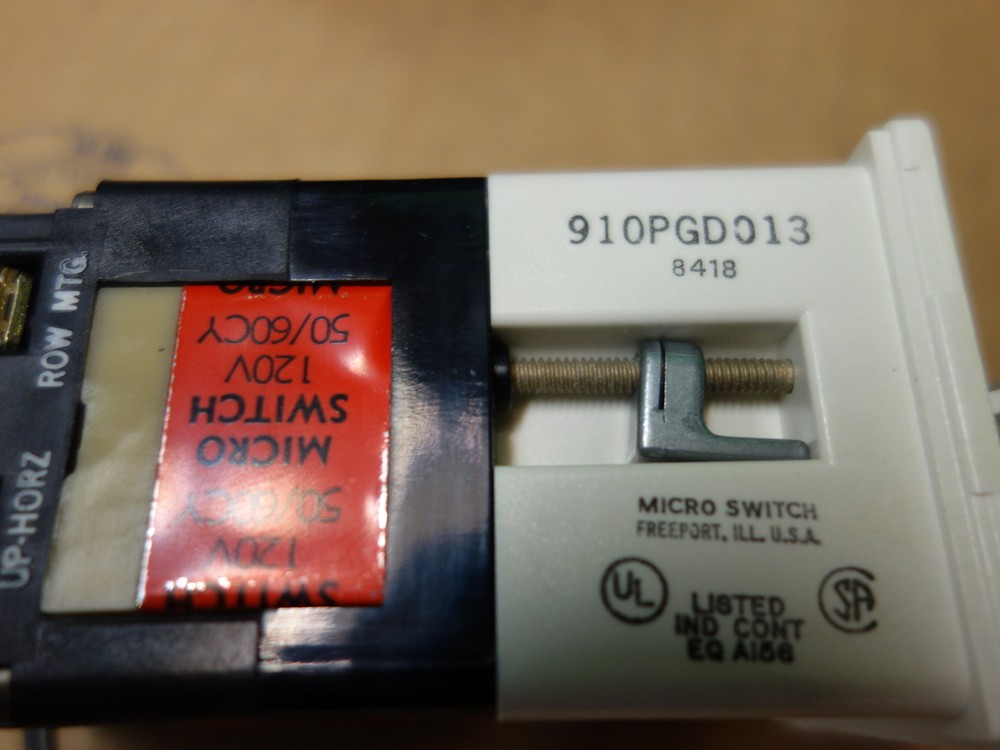 Honeywell Micro Switch 910PGD013 * NEW
