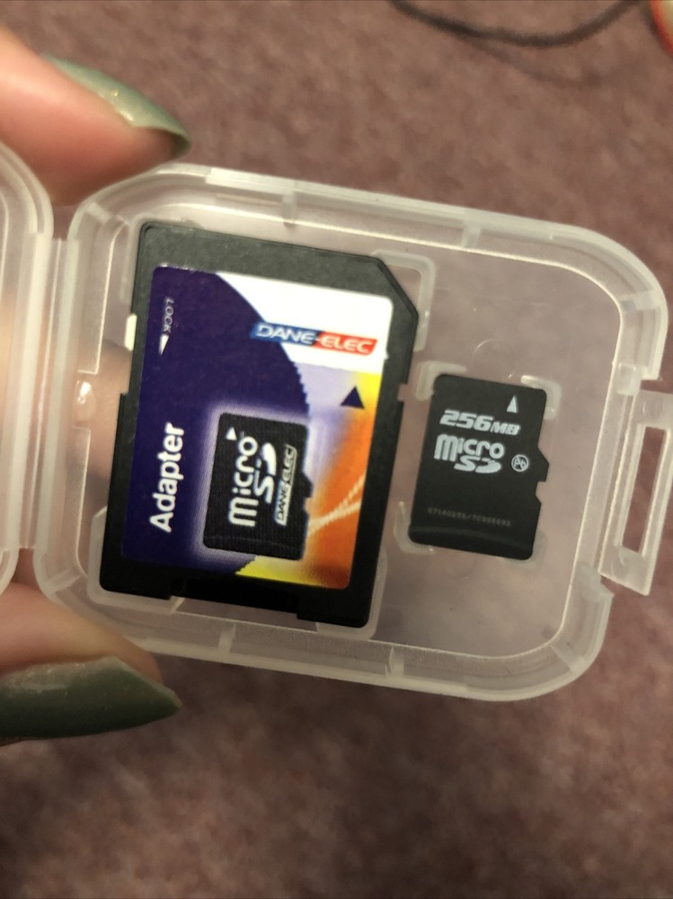 Dane-Elec MicroSD Adapter With MicrosSD With Lock And Case