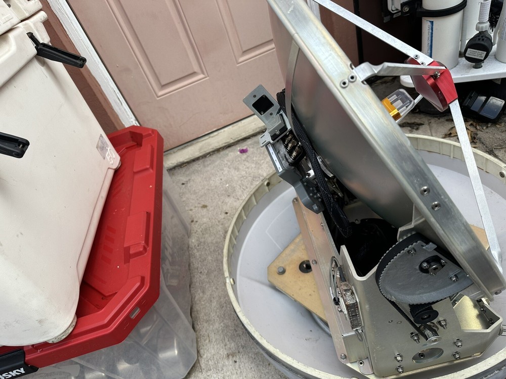 KVH Tracvision HD 7 satellite dish