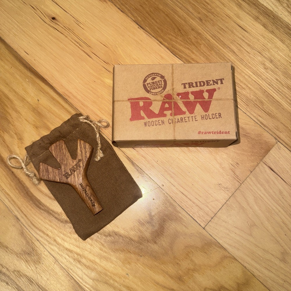 RAW Trident Wooden Cigarette Holder