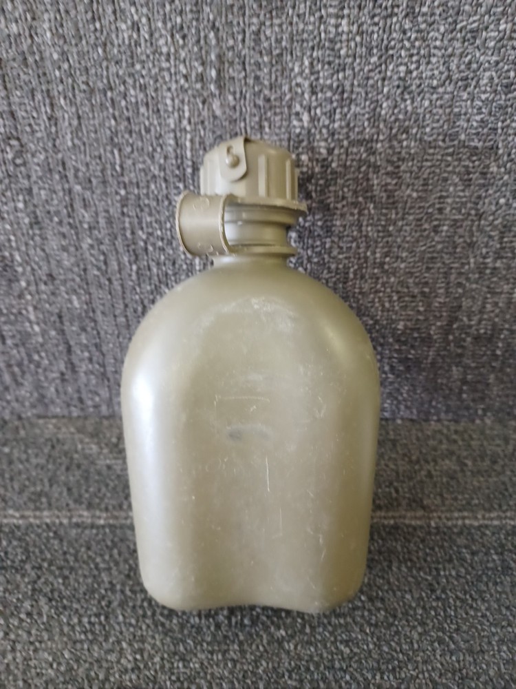 Vintage Army 1 Quart Plastic Canteen