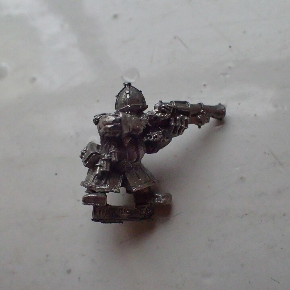 Citadel Warhammer classic 90s Dwarf Thunderer F oop