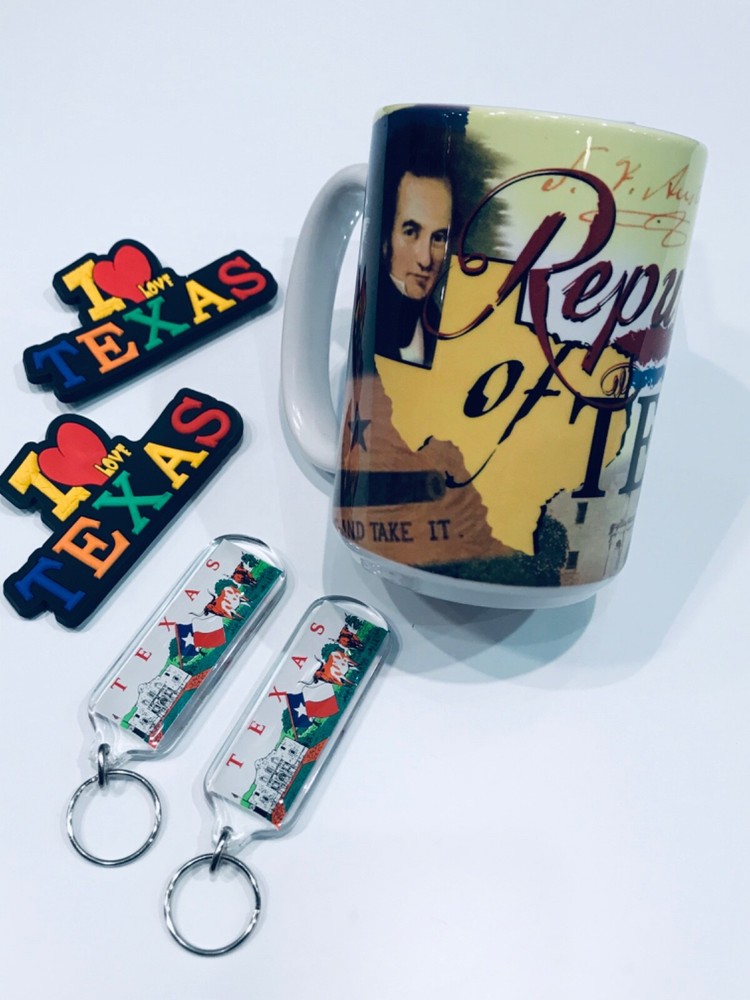 TEXAS SOUVENIR SET - Mug, 2 Key Chains & 2 Magnets - Bundle Pack
