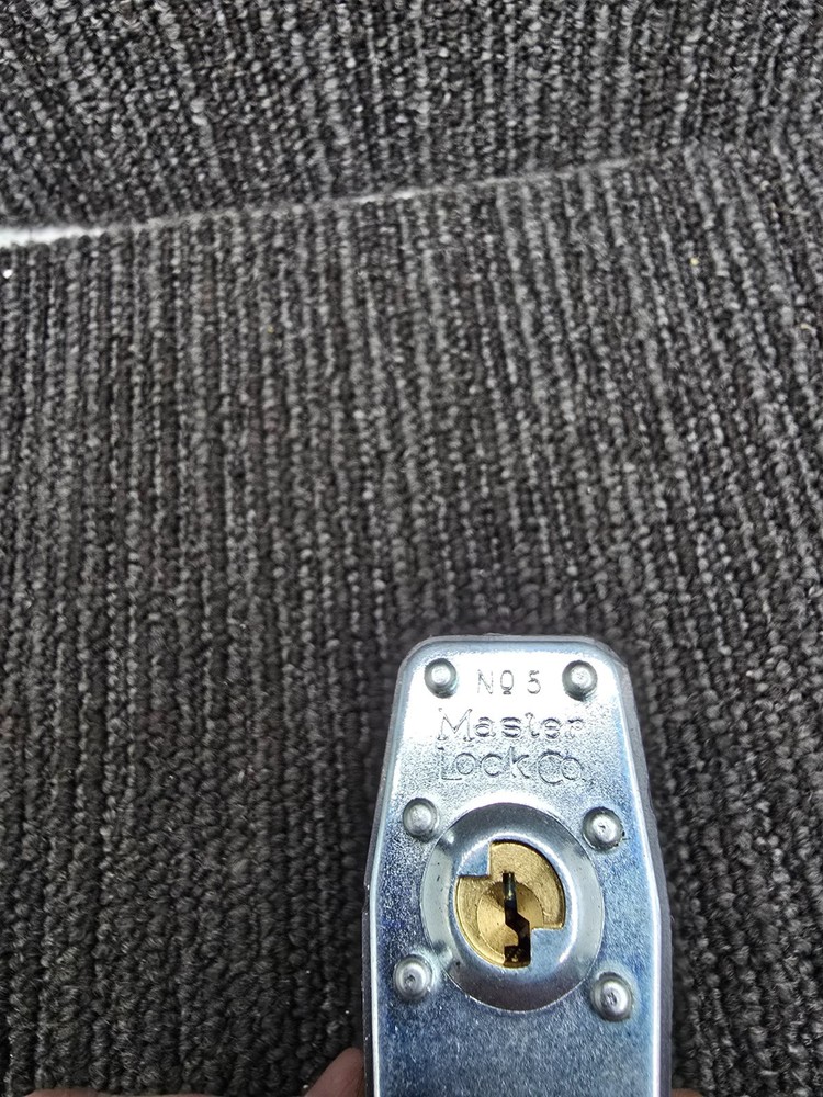 MASTER LOCK 5KA: Keyed Padlock 15/16" Rectangle Silver