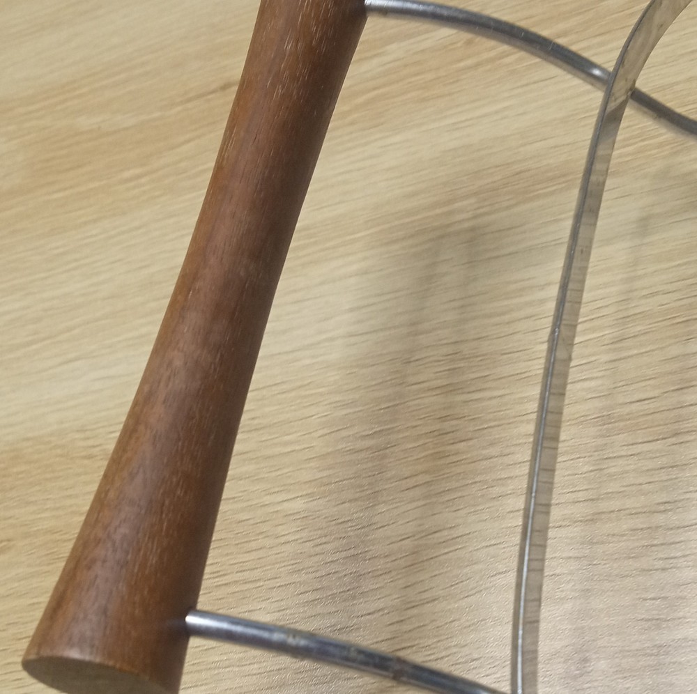 vintage corning ware casserole dish holder.