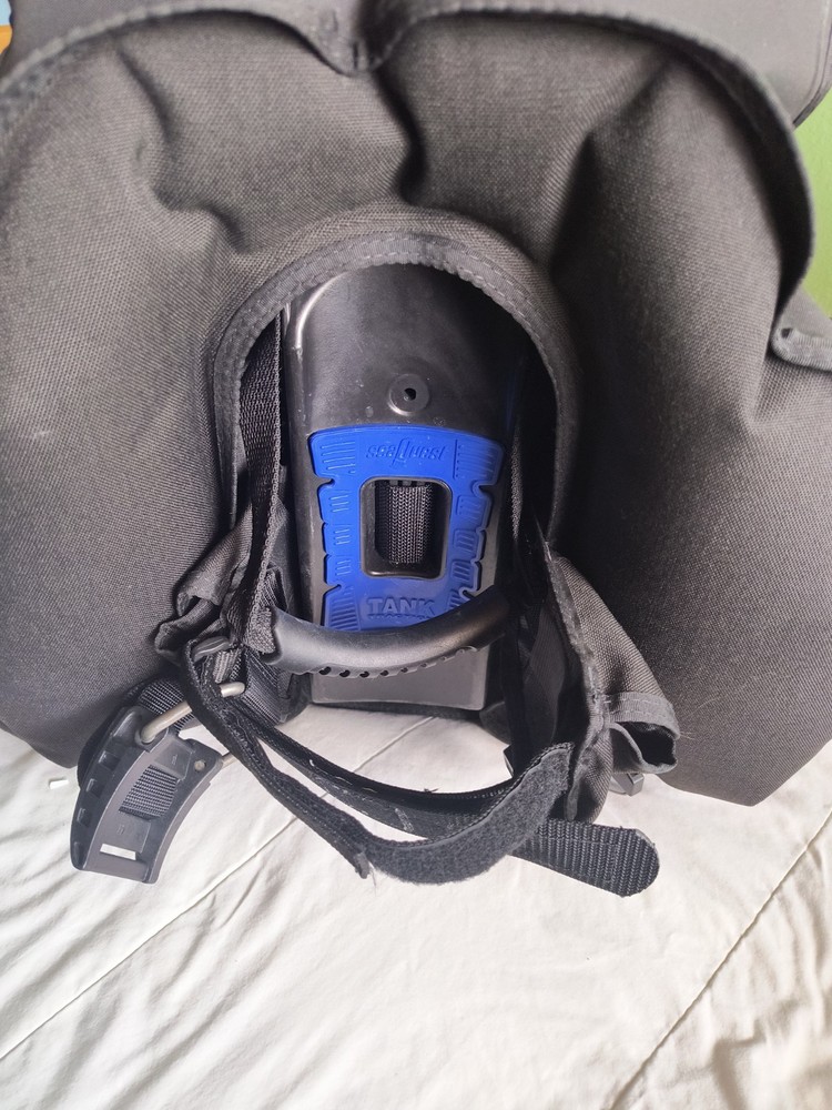 SeaQuest BCD Diva LX with Sure Lock Size M