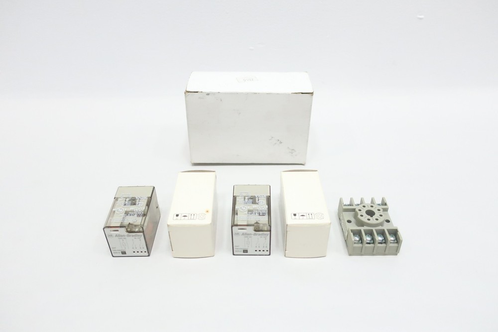 Allen Bradley 700-HN125 8-pin Socket