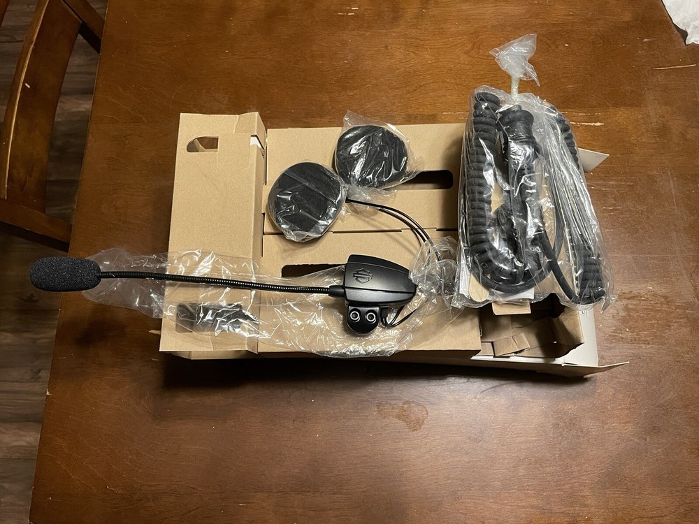 Harley Davidson Hemet stereo set