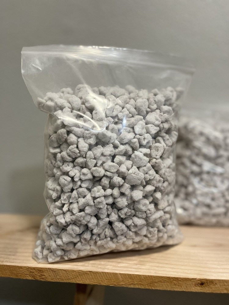 Perlite Grade #4 - Soil Additive - 8 Cups 🪴💚