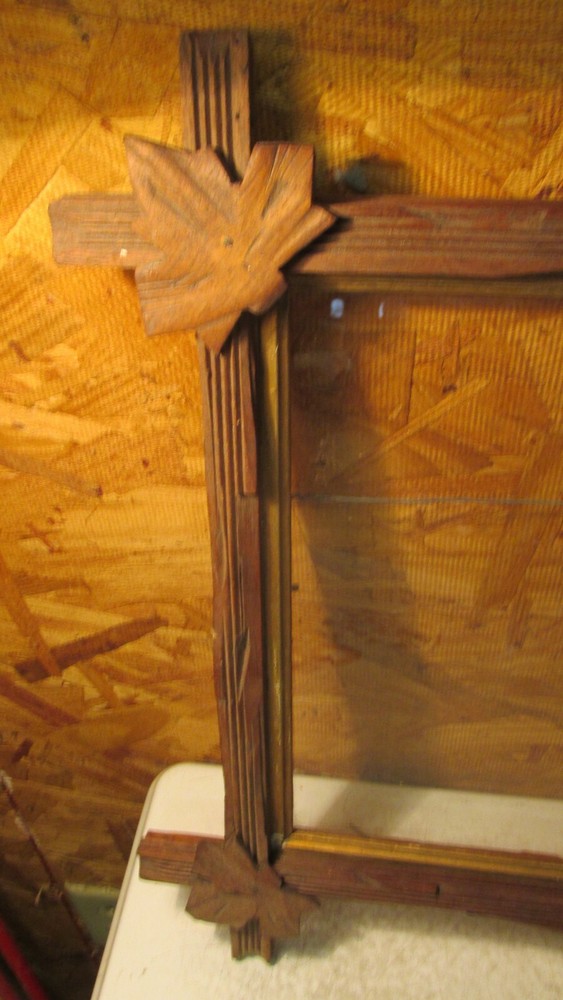 Antique Victorian "Leaves" Portrait Frame