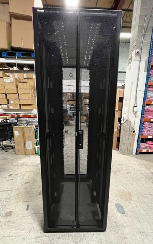 APC NetShelter SX AR3357 48U Server Rack Data Cabinet w/ Doors White Sides