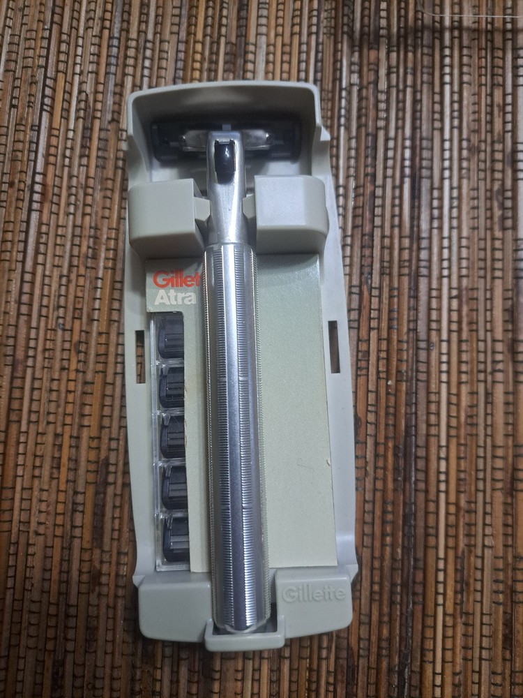 Gillette Atra X4 date