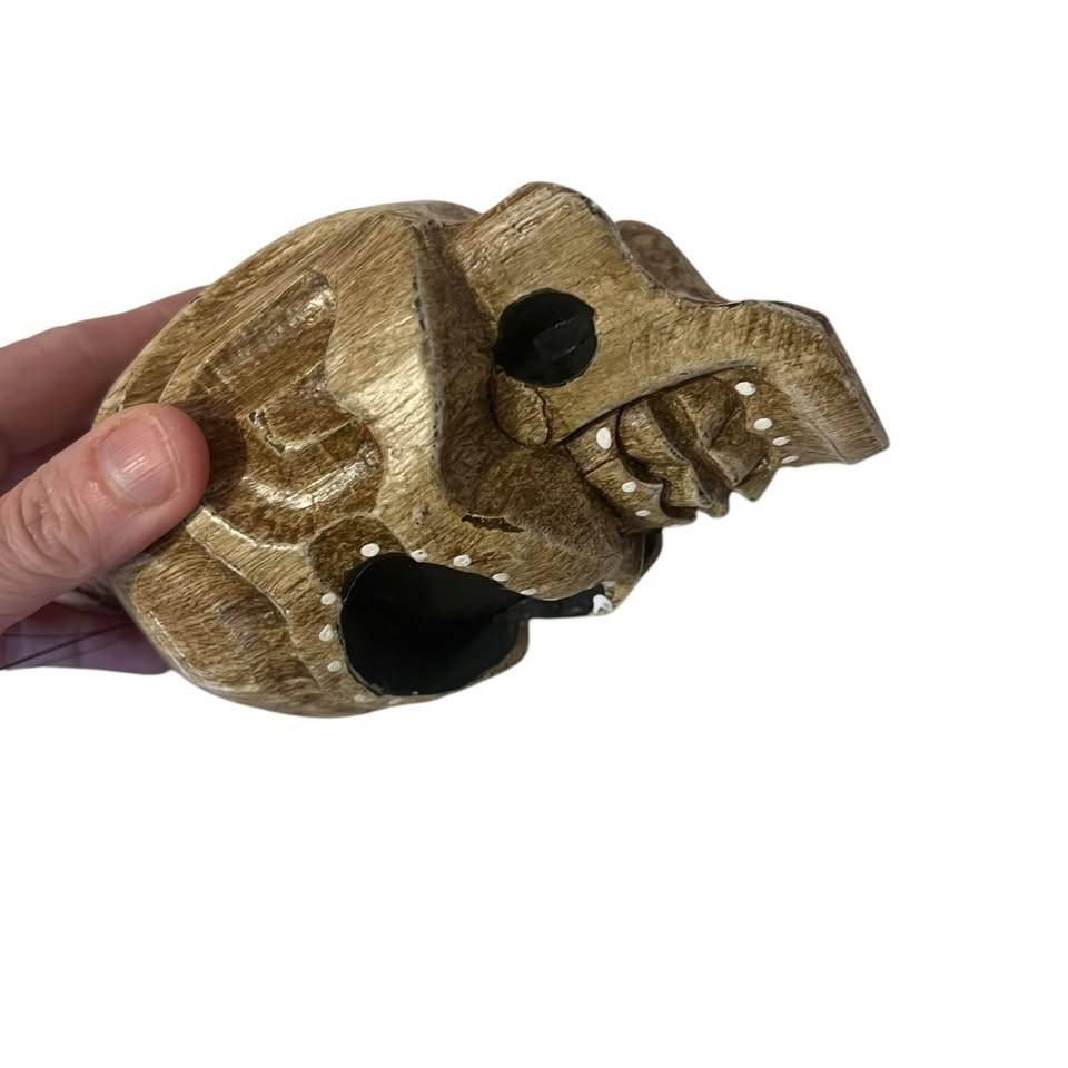 Halloween Decor 3 Fake Skulls Various Sizes FLAWS