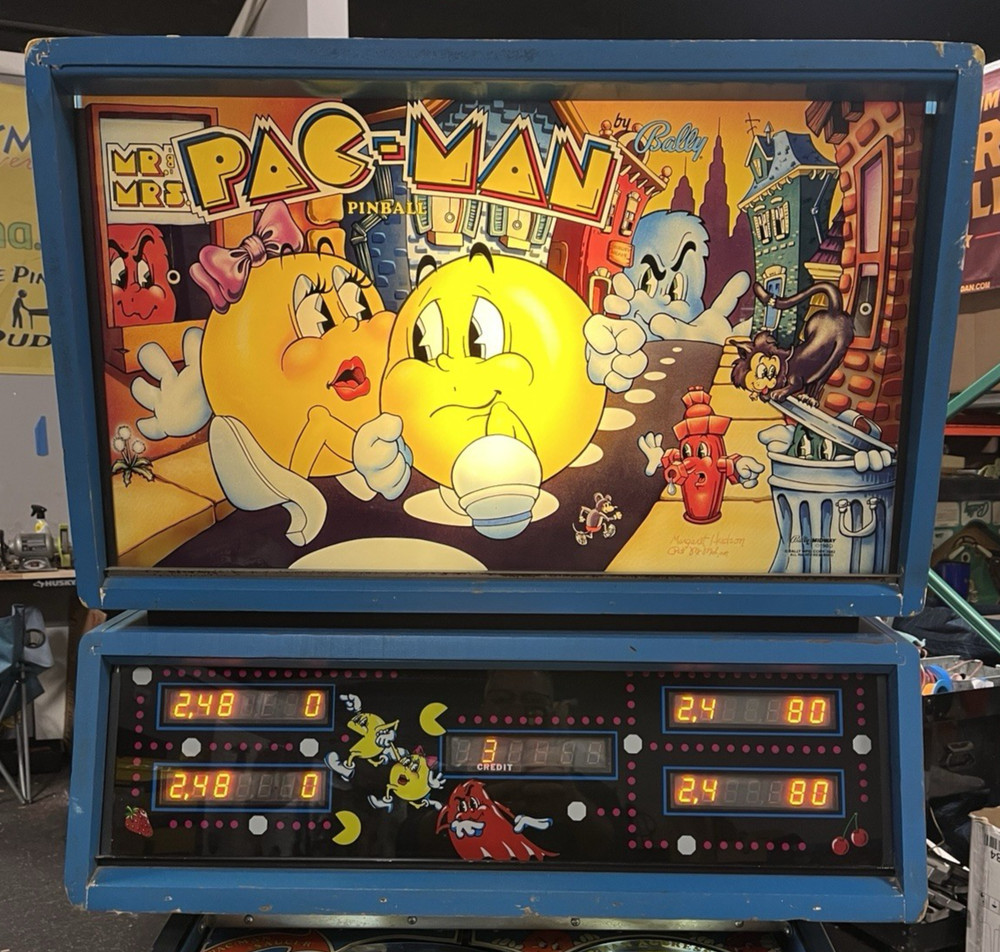 1982 BALLY MR AND MRS PACMAN PINBALL MACHINE PROF TECHS PLAYS GREAT