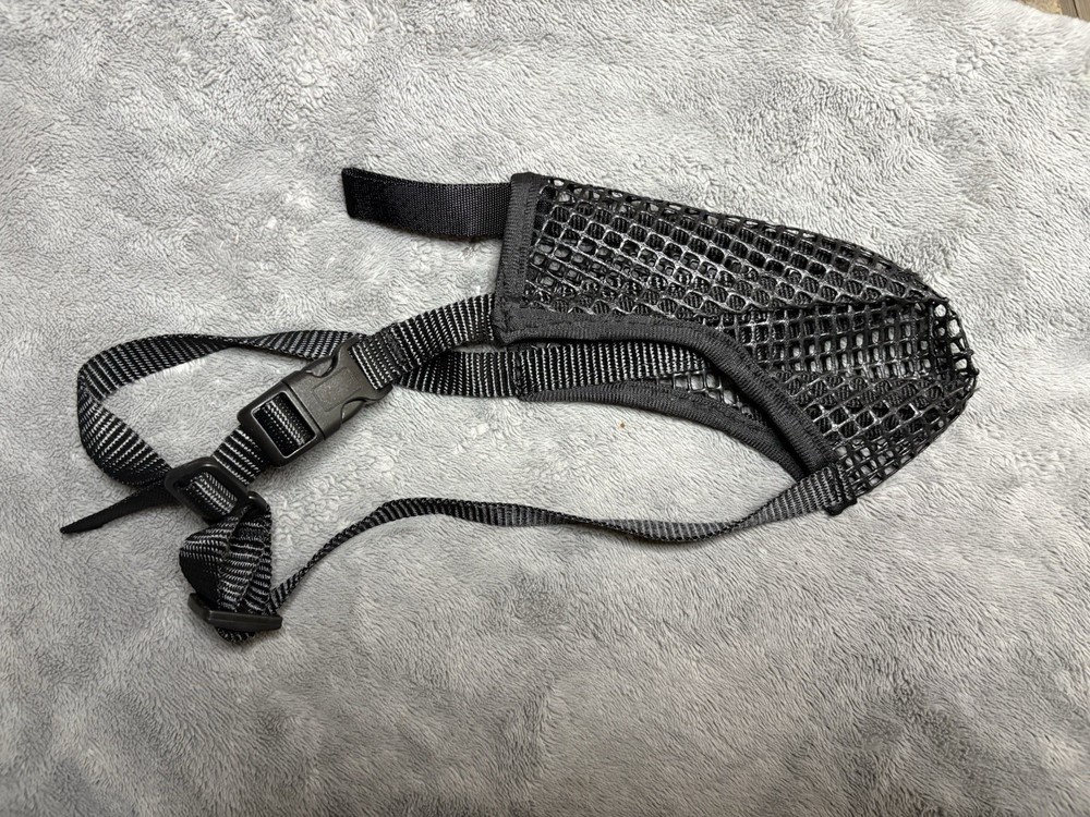 Black Adjustable Mesh Nylon Plastic Dog Muzzle for Large Dogs Non Breed Specific